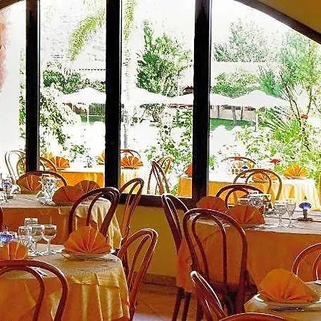 Amarestyle Igv Club Santagiusta فندق 4*